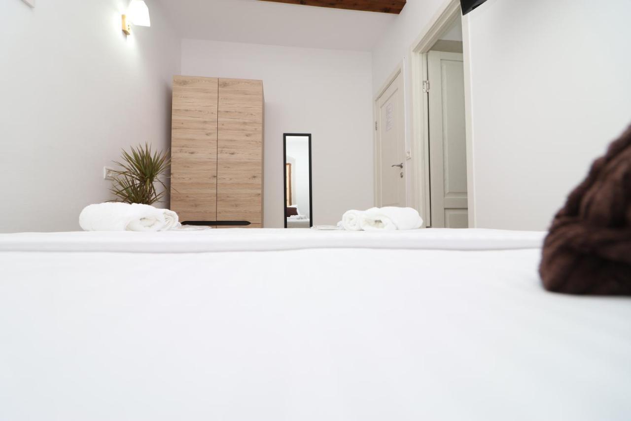 Gaia Bed & Breakfast Vlore Bagian luar foto