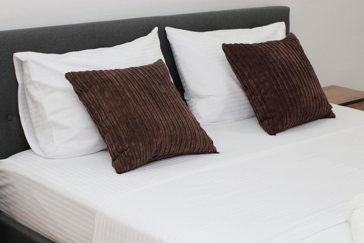 Gaia Bed & Breakfast Vlore Bagian luar foto