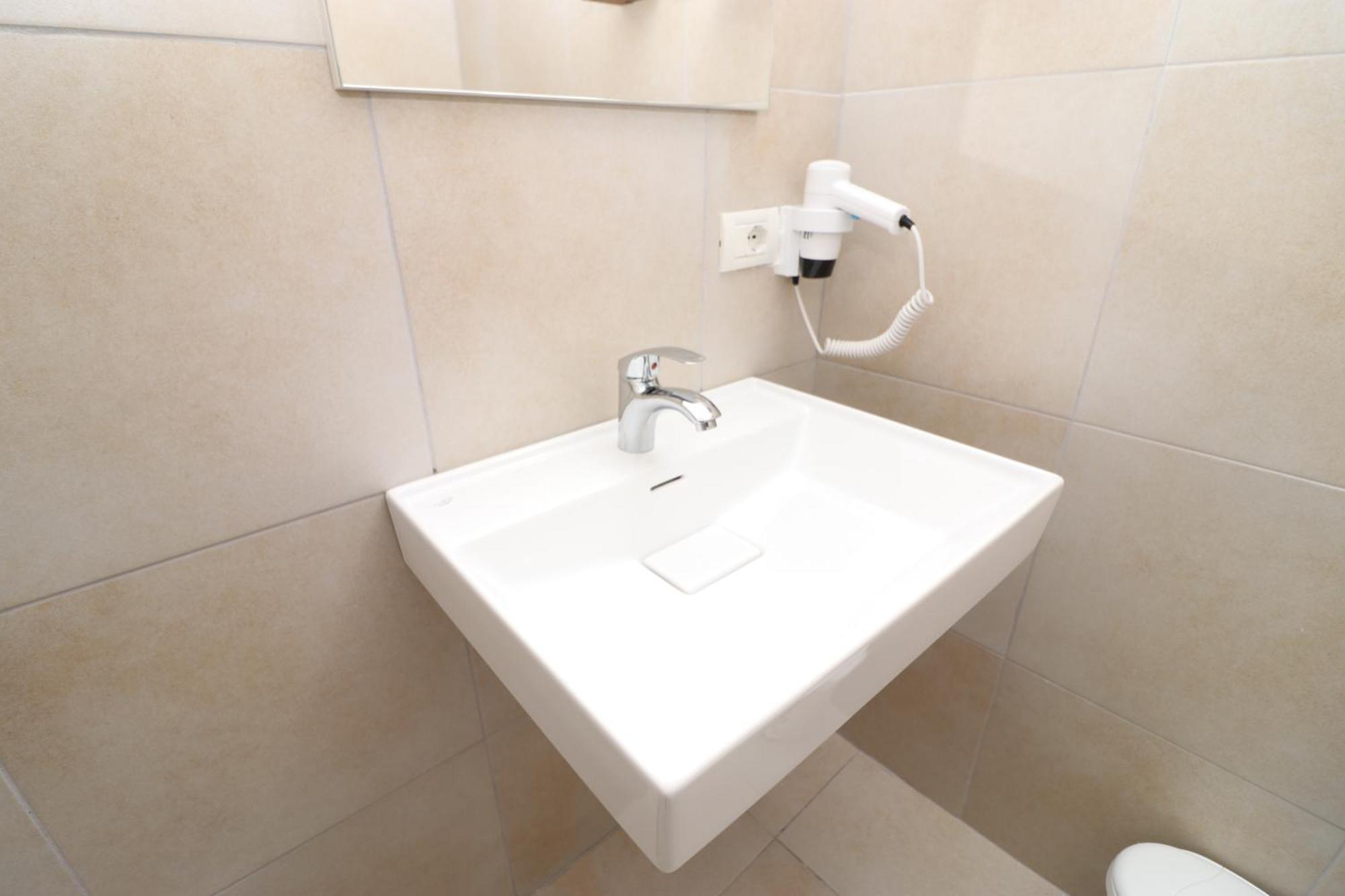 Gaia Bed & Breakfast Vlore Bagian luar foto