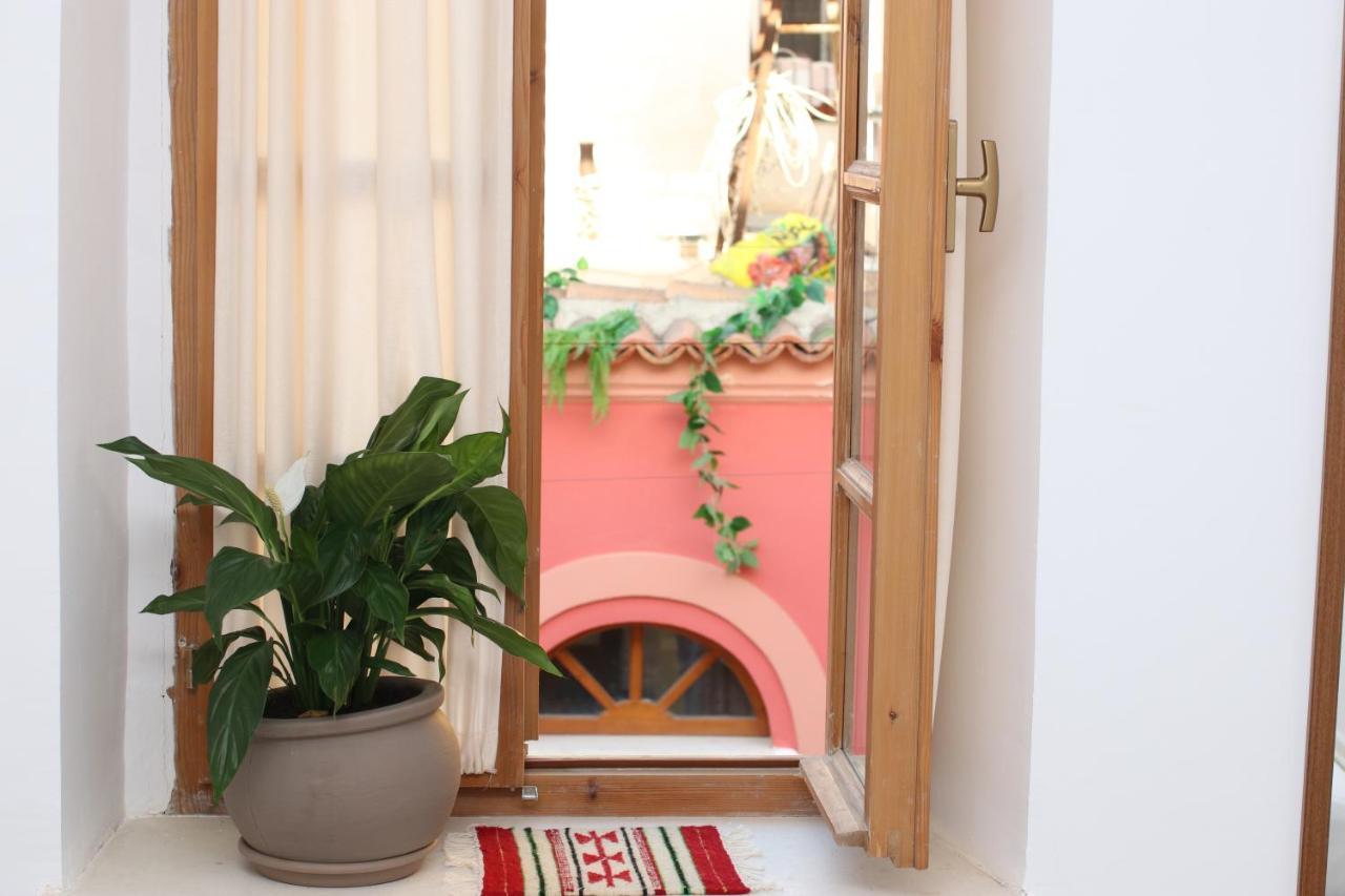 Gaia Bed & Breakfast Vlore Bagian luar foto